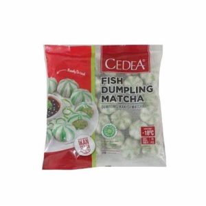 Dumpling matcha beku dengan kulit hijau dan isian manis matcha, siap untuk dinikmati setelah dimasak.